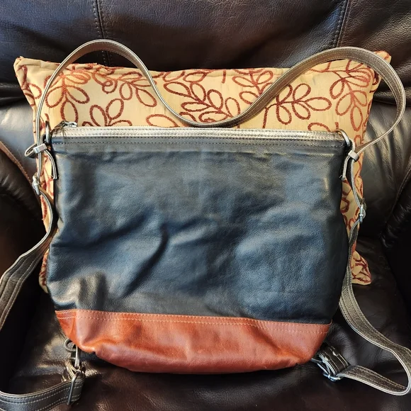 Rough and Tumble VVGUC Medium Open Pocket Hobo windso/Redwood - Picture 2 of 13